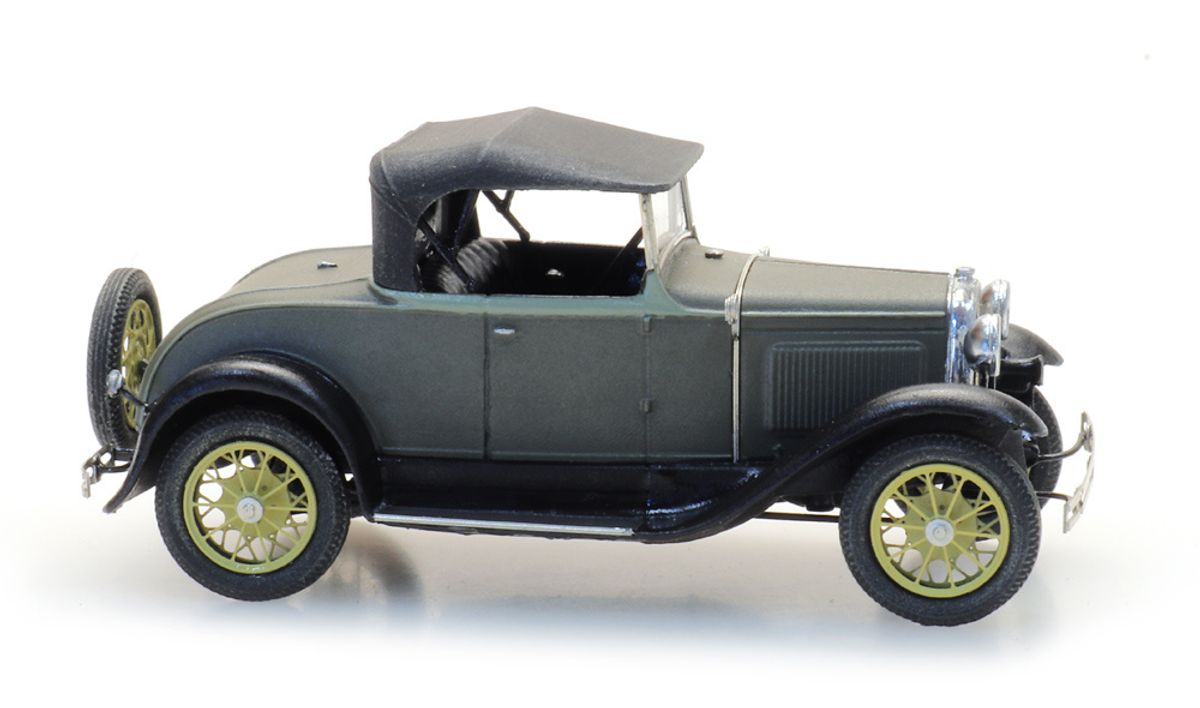 Artitec - Ford model A Roadster, hood up