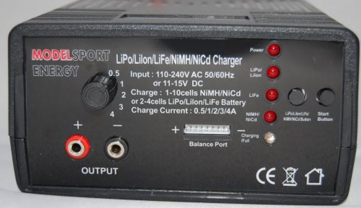 Modelsport Energy - LIPO, LIFE, NIMH 220V / 12V lader